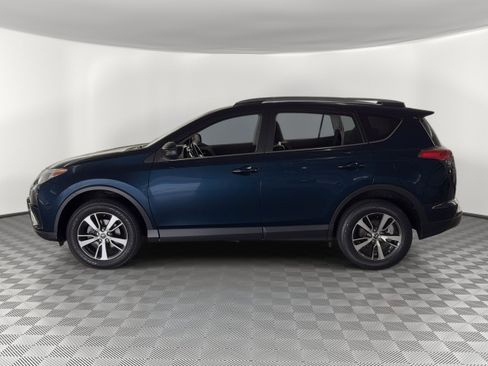 Used 2017 Toyota RAV4 XLE image 2