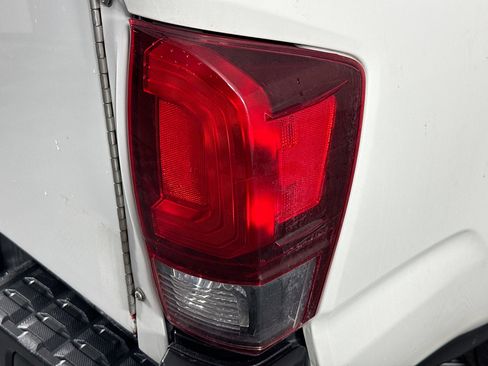 Used 2020 Toyota Tacoma SR image 29