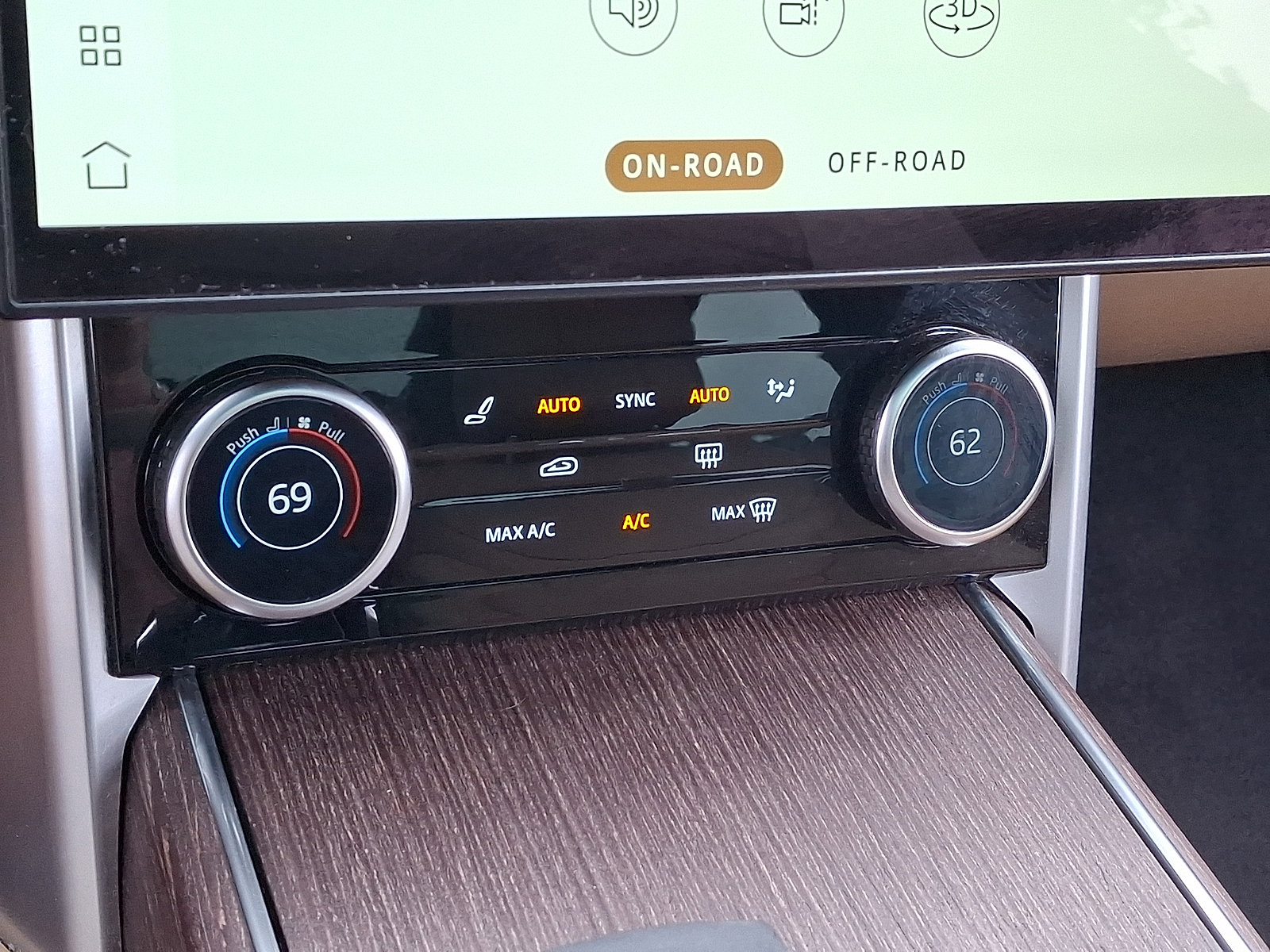 Certified 2023 Land Rover Range Rover SE AWD/4WD image 16