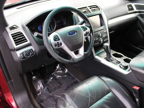 Used 2013 Ford Explorer XLT AWD/4WD image 3