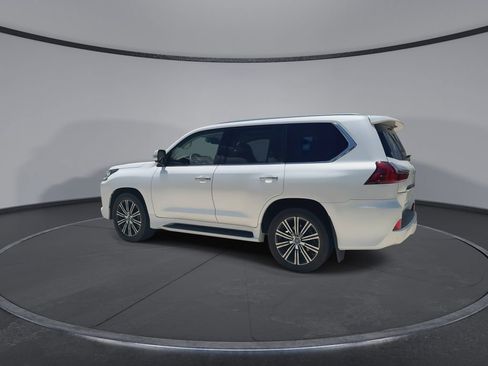 Used 2020 Lexus LX 570 4WD w/ Luxury Package image 6