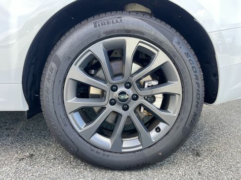 Certified 2025 Land Rover Range Rover Sport Dynamic SE AWD/4WD image 10