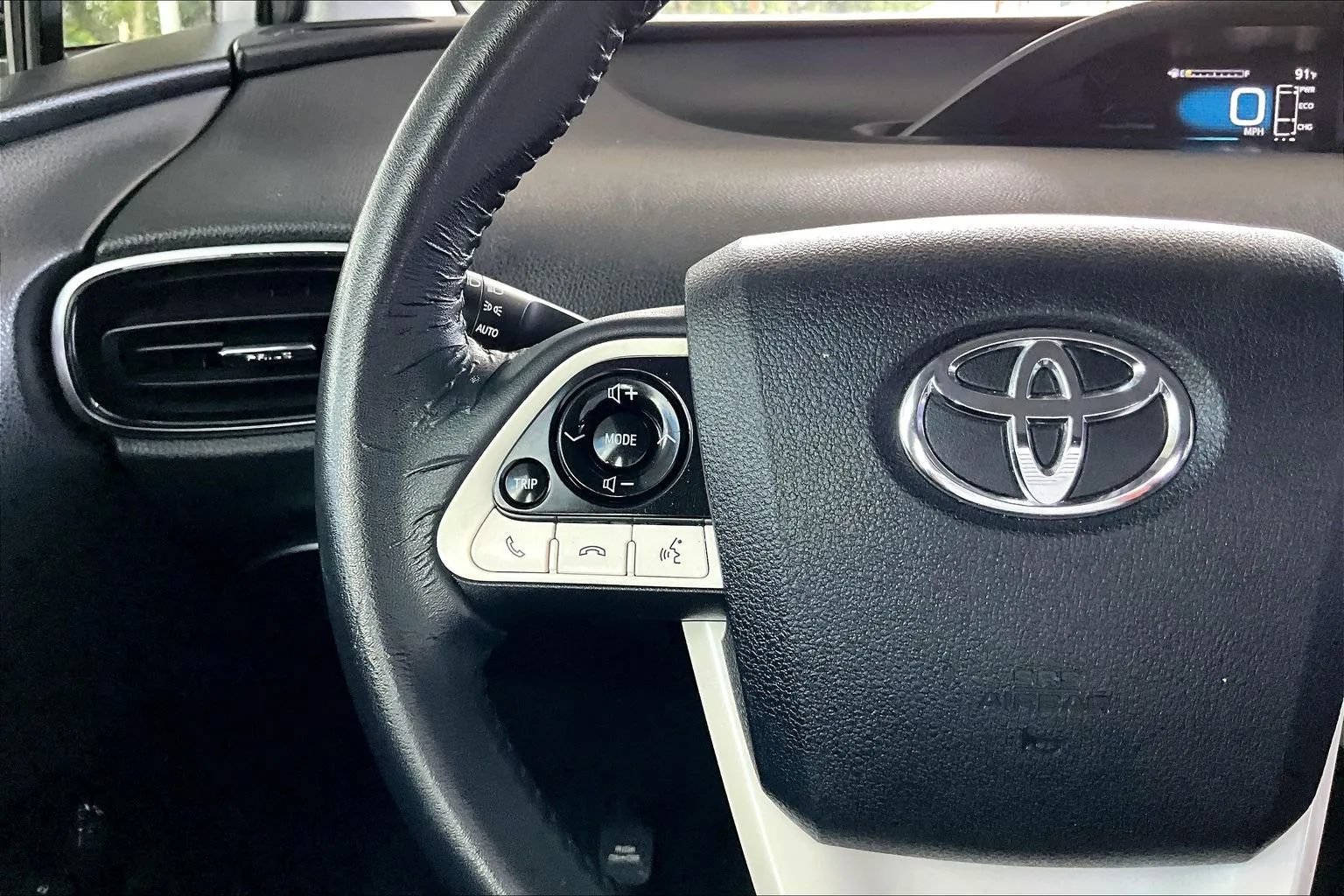 Used 2018 Toyota Prius Prime Premium FWD image 10
