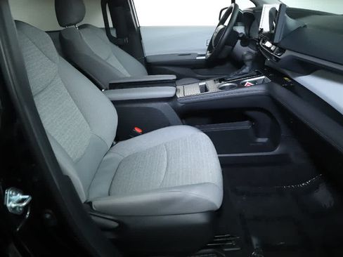 Used 2026 Toyota Sienna LE AWD/4WD image 30