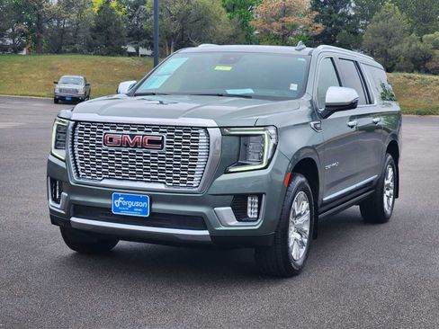 Used 2024 GMC Yukon XL Denali AWD/4WD image 4