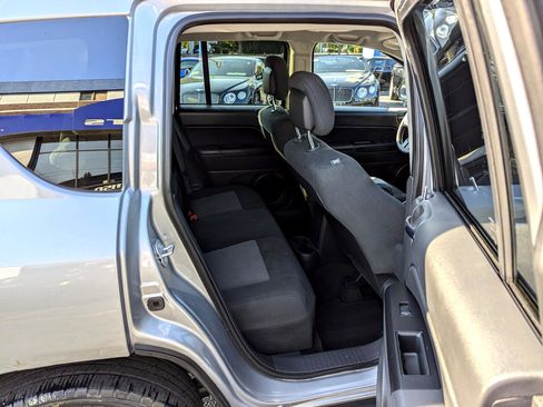 Used 2017 Jeep Compass Sport w/ Power Value Group image 32