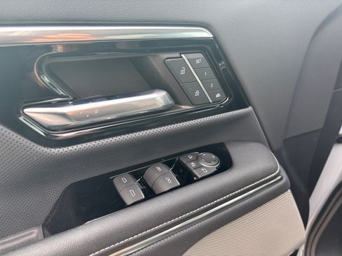 Used 2024 GMC Sierra EV Denali image 9