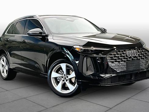 Certified 2025 Audi Q5 Premium Plus AWD/4WD image 2