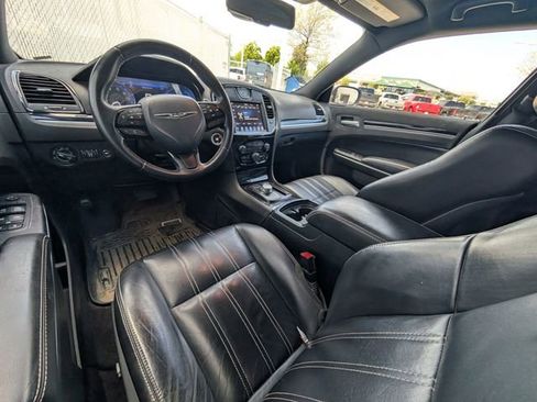 Used 2017 Chrysler 300 S AWD/4WD image 5