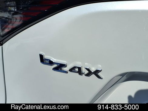 Used 2025 Toyota bZ4X 4D Sport Utility w/ Weather Package image 18