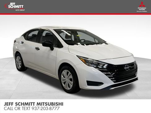 Used 2025 Nissan Versa S image 1