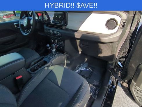 Used 2025 Jeep Wrangler Unlimited Sport S 4xe AWD/4WD image 33