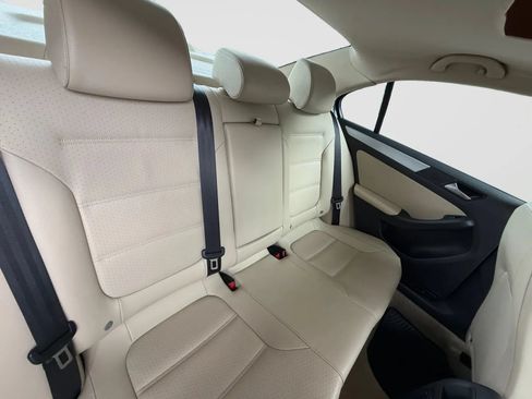 Used 2014 Volkswagen Jetta SE FWD image 18