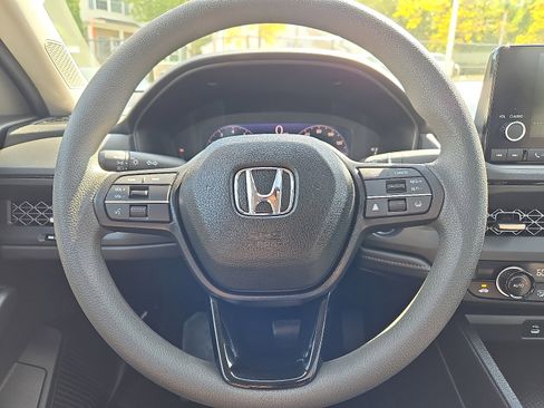 Certified 2025 Honda Accord SE image 19