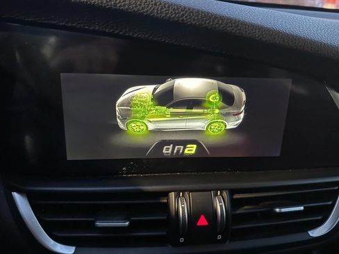 Used 2017 Alfa Romeo Giulia w/ Sport Appearance Package image 24