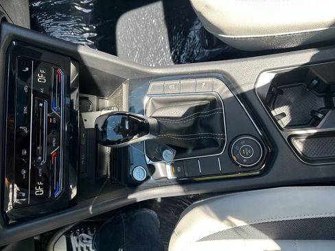 New 2026 Volkswagen Taos SE AWD/4WD image 12