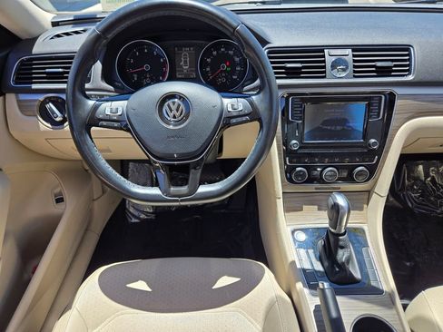 Used 2017 Volkswagen Passat 1.8T SE FWD image 13