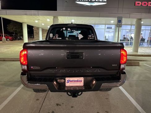 Used 2019 Toyota Tacoma SR5 image 10