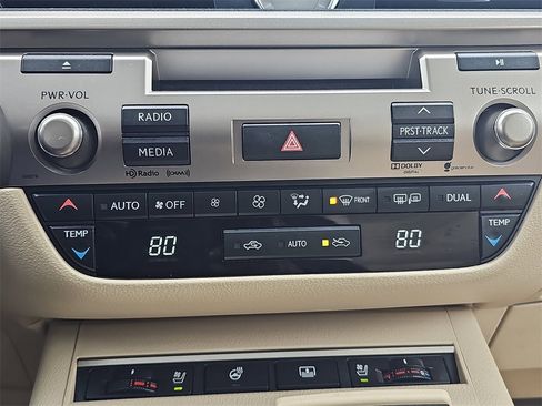 Used 2013 Lexus ES 300h image 23