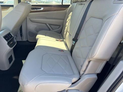 New 2026 Volkswagen Atlas SE image 11