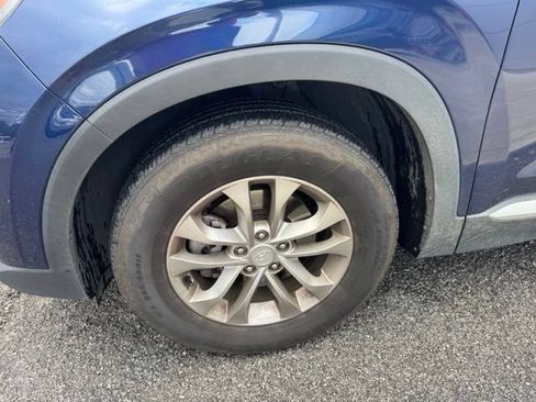 Used 2019 Hyundai Santa Fe SE AWD/4WD image 3