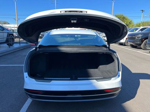 Used 2024 Lucid Air Touring AWD/4WD image 17