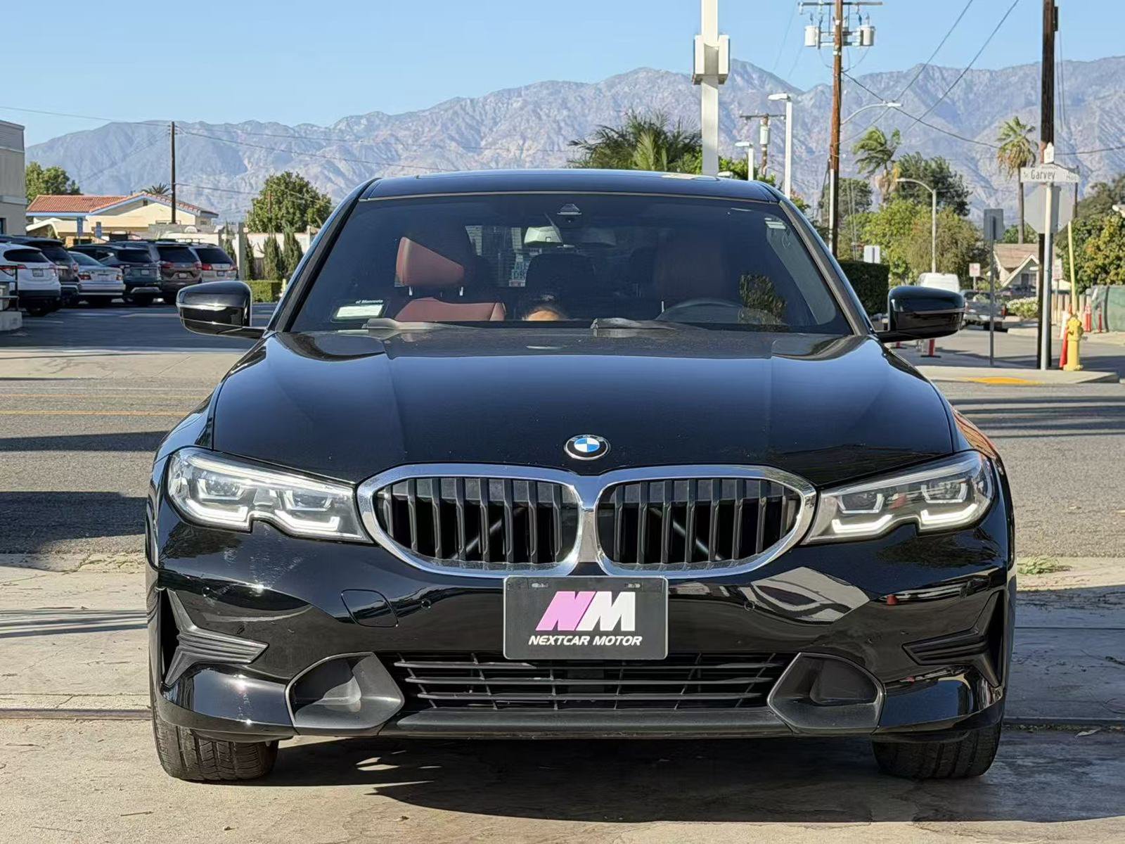 Used 2022 BMW 330i Sedan w/ Convenience Package RWD image 3