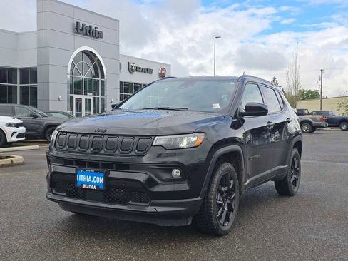 Used 2022 Jeep Compass Altitude image 1