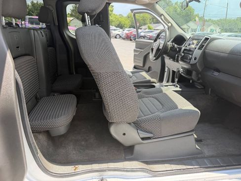 Used 2016 Nissan Frontier SV RWD image 13