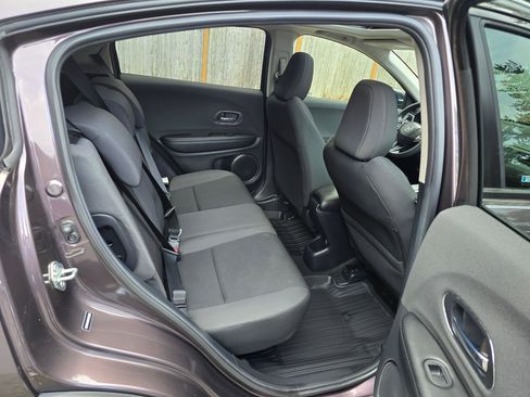 Used 2019 Honda HR-V EX image 12