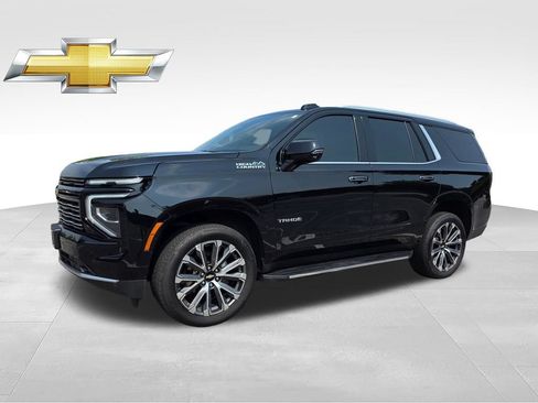 Used 2026 Chevrolet Tahoe High Country AWD/4WD image 2