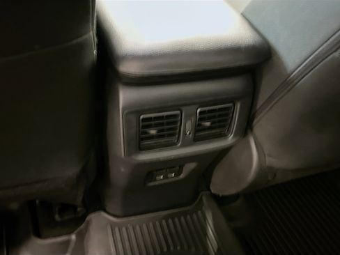 Used 2025 Toyota RAV4 XLE image 28