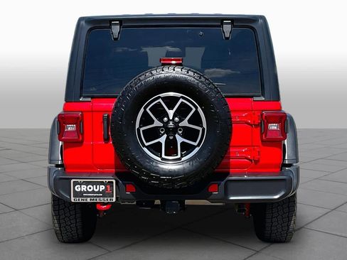 Used 2024 Jeep Wrangler Unlimited Rubicon AWD/4WD image 5