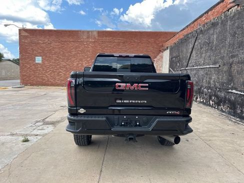 Used 2024 GMC Sierra 2500 AT4 w/ AT4 Premium Plus Package AWD/4WD image 4