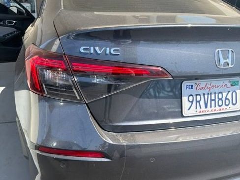 Used 2025 Honda Civic Sport image 3