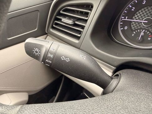 Used 2019 Hyundai Elantra SEL image 14