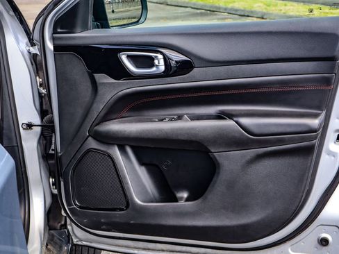 Used 2024 Jeep Compass Trailhawk image 38