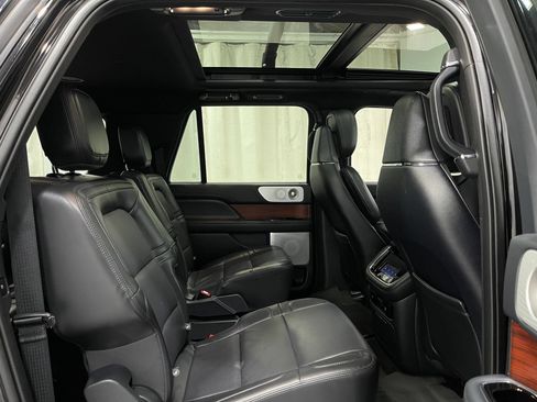Used 2023 Lincoln Navigator L Reserve AWD/4WD image 31
