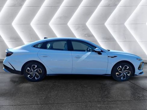 New 2025 Hyundai Sonata SEL image 6