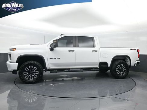 Used 2021 Chevrolet Silverado 2500 Custom w/ Custom Value Package AWD/4WD image 4