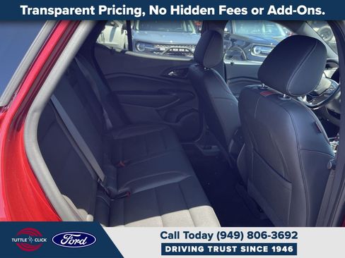 Used 2025 Chevrolet Trax RS w/ Sunroof Package FWD image 17
