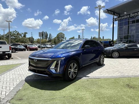 Used 2024 Cadillac Lyriq Luxury RWD image 2