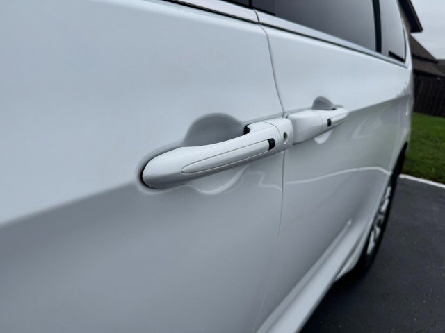 Used 2026 Chrysler Pacifica Select FWD image 10