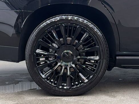 Used 2025 Chevrolet Tahoe High Country image 11