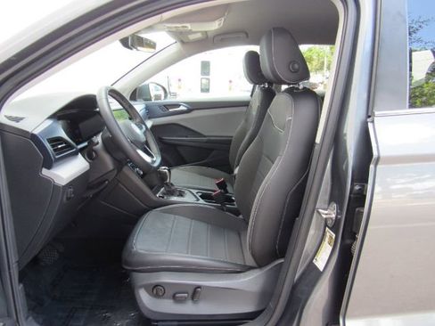 Used 2023 Volkswagen Taos SE image 12