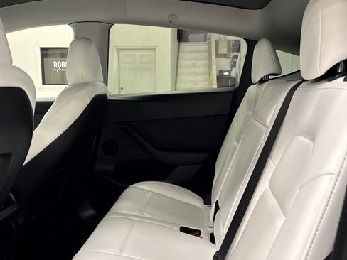 Used 2023 Tesla Model Y Long Range image 13