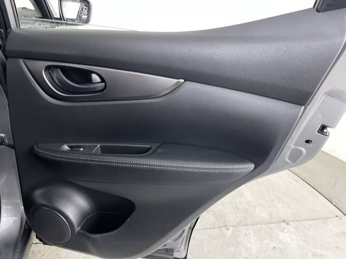 Used 2021 Nissan Rogue Sport S image 21