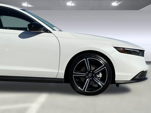 Used 2024 Honda Accord Sport image 33