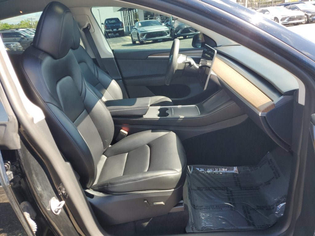 Used 2024 Tesla Model Y Performance AWD/4WD image 13