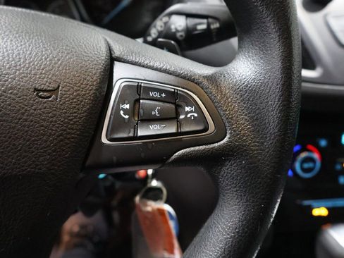 Used 2017 Ford Escape SE image 32